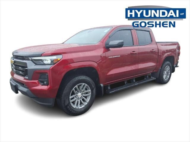 2025 Chevrolet Colorado LT — photo 1 of 18