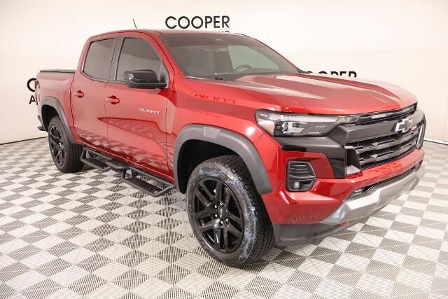 2024 Chevrolet Colorado Z71 — photo 1 of 13