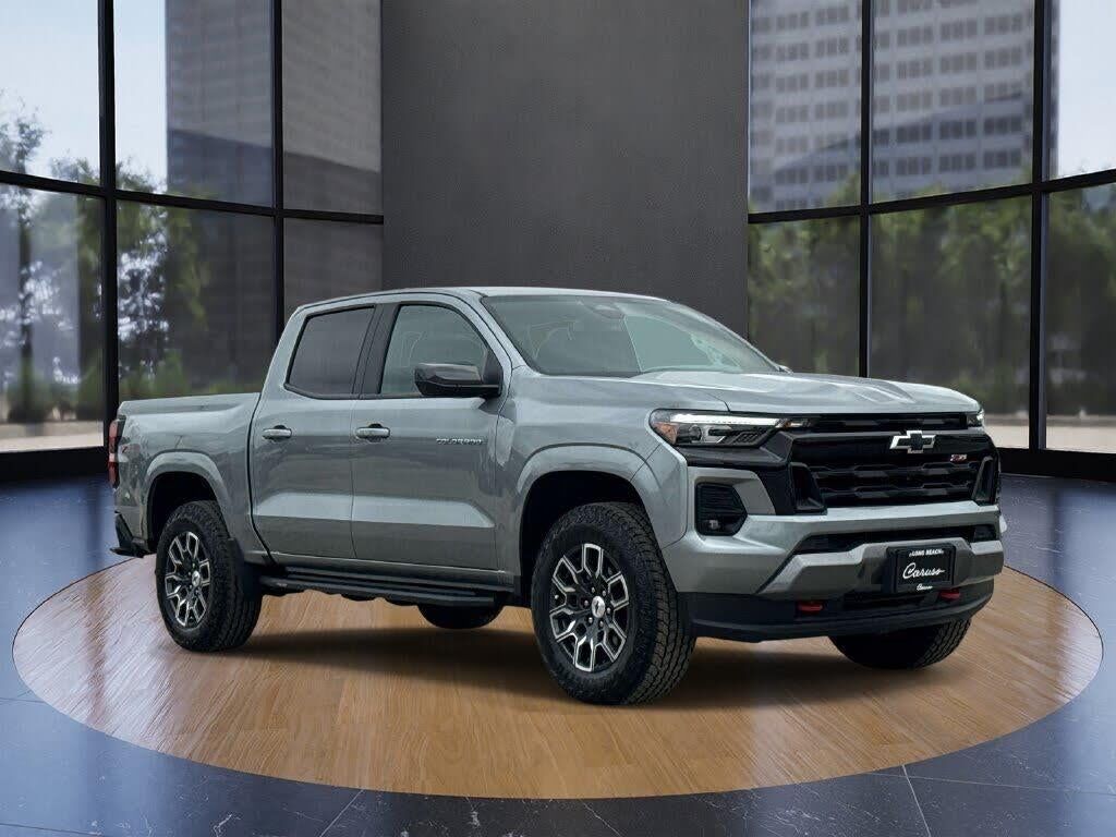 2025 Chevrolet Colorado Z71 — photo 1 of 1
