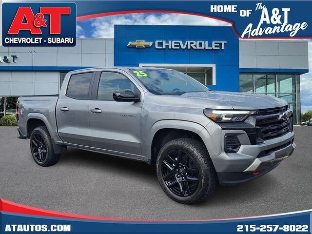 2025 Chevrolet Colorado Z71 — photo 1 of 38