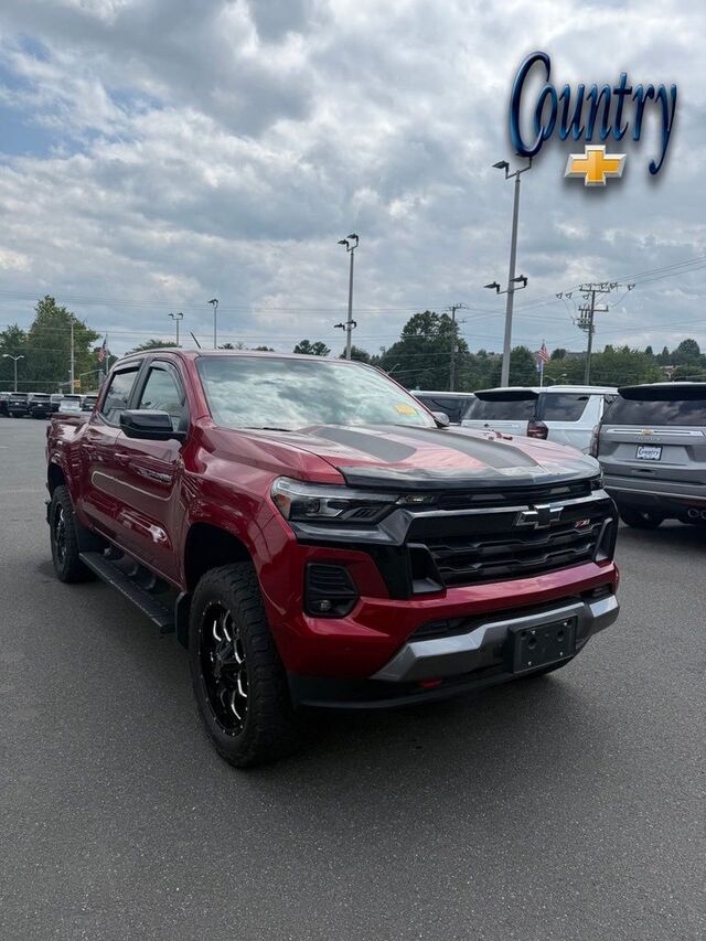 2023 Chevrolet Colorado Z71 — photo 1 of 13