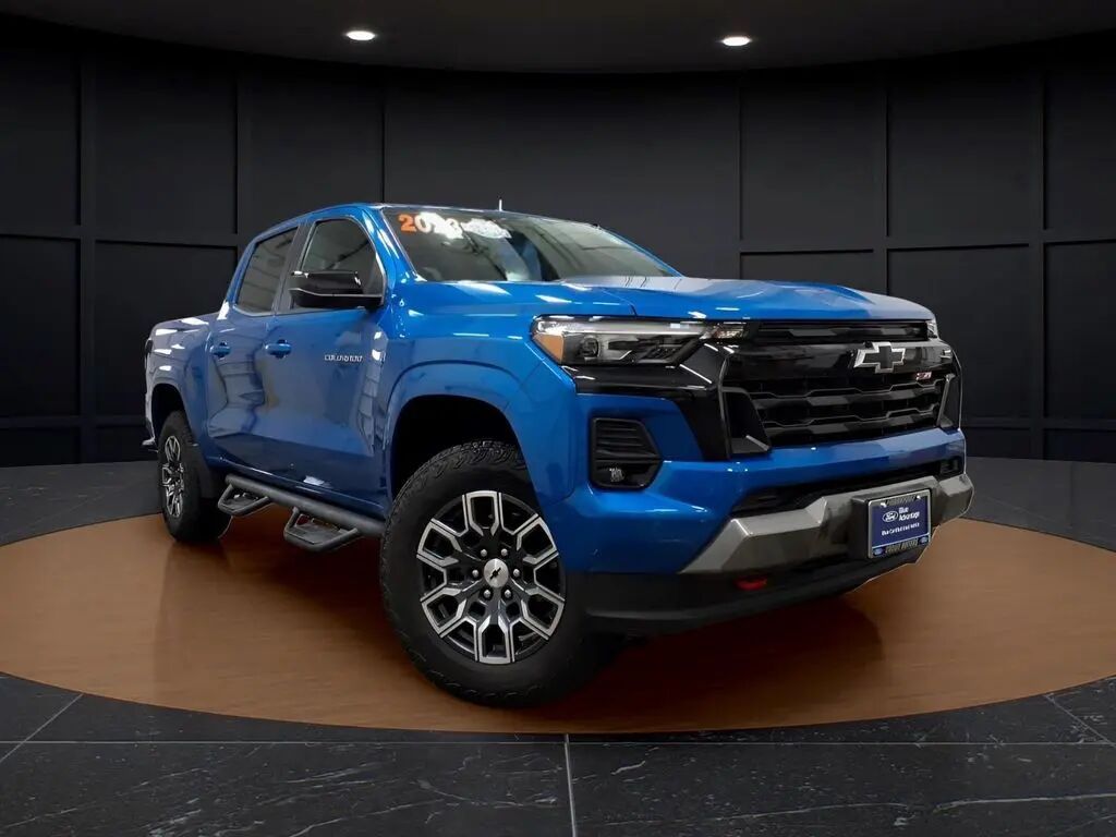 2023 Chevrolet Colorado Z71 — photo 1 of 38