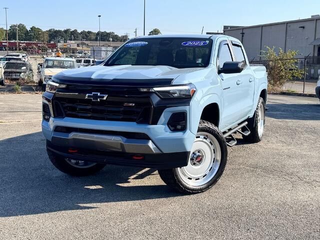 2025 Chevrolet Colorado Z71 — photo 1 of 13