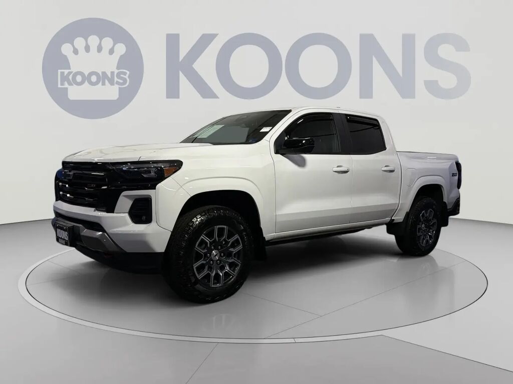 2024 Chevrolet Colorado Z71 — photo 1 of 16