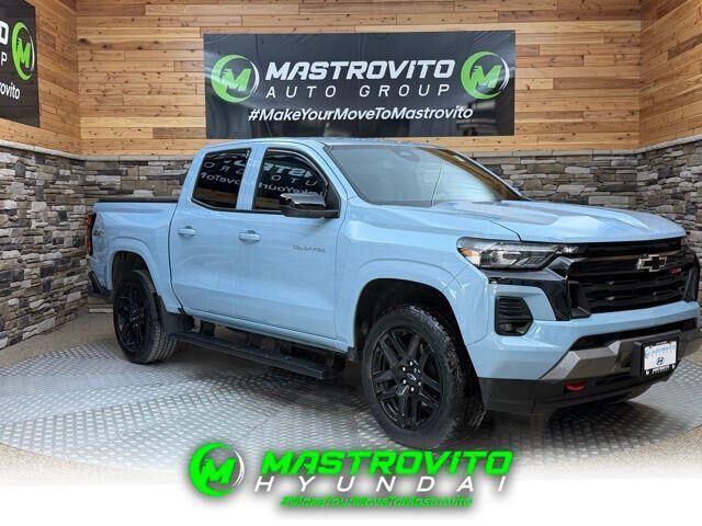 2025 Chevrolet Colorado Z71 — photo 1 of 13