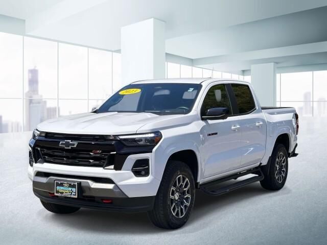 2023 Chevrolet Colorado Z71 — photo 1 of 13