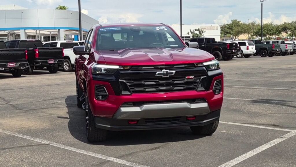 2025 Chevrolet Colorado Z71 — photo 1 of 7