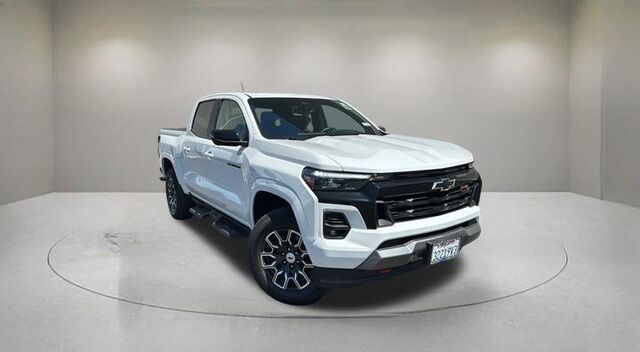 2023 Chevrolet Colorado Z71 — photo 1 of 2