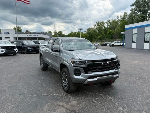 2025 Chevrolet Colorado Z71 — photo 1 of 13
