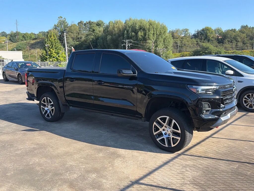 2023 Chevrolet Colorado Z71 — photo 1 of 5