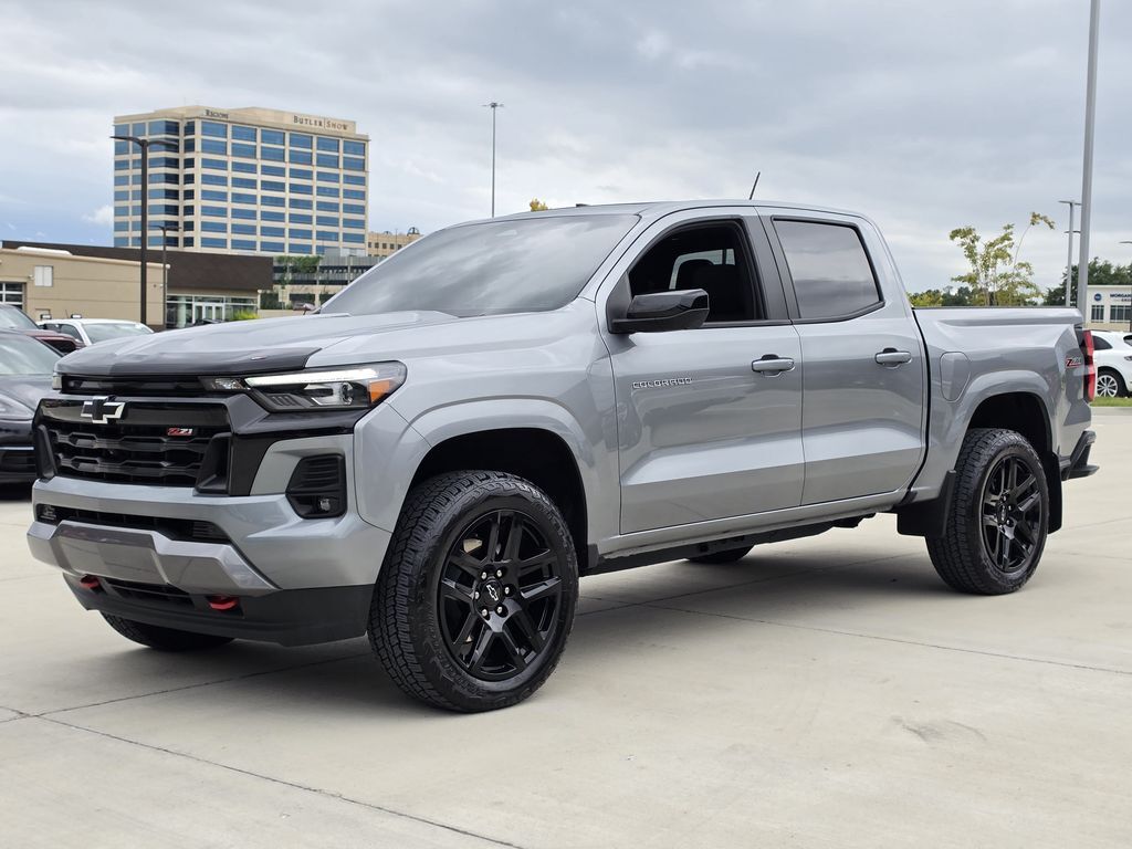 2024 Chevrolet Colorado Z71 — photo 1 of 13