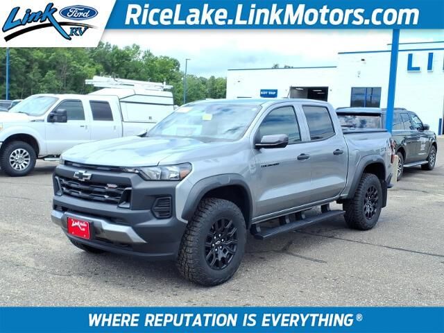 2025 Chevrolet Colorado Trail Boss — photo 1 of 12