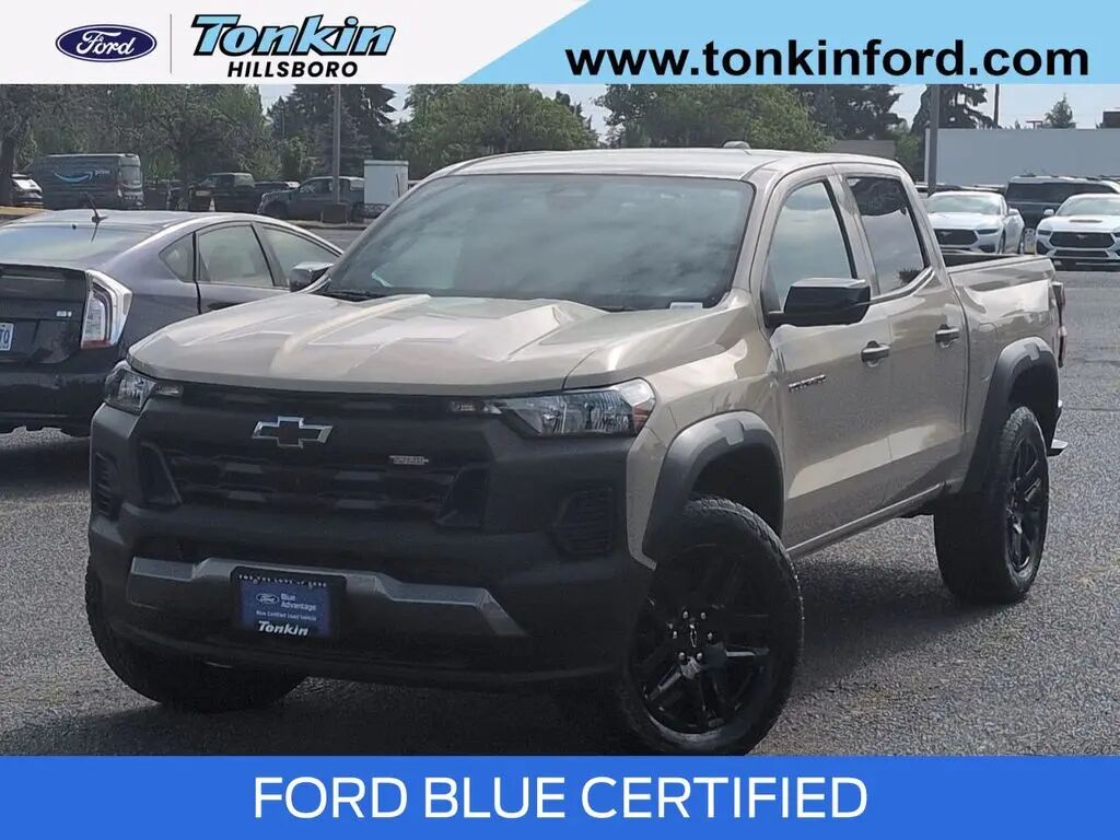 2023 Chevrolet Colorado Trail Boss — photo 1 of 3