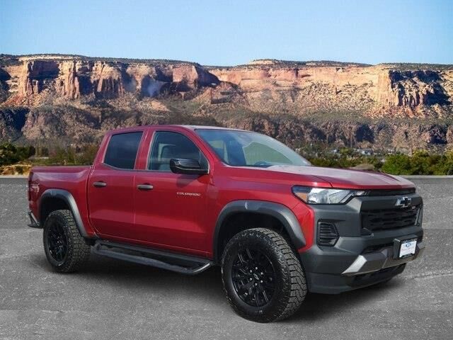 2023 Chevrolet Colorado Trail Boss — photo 1 of 13