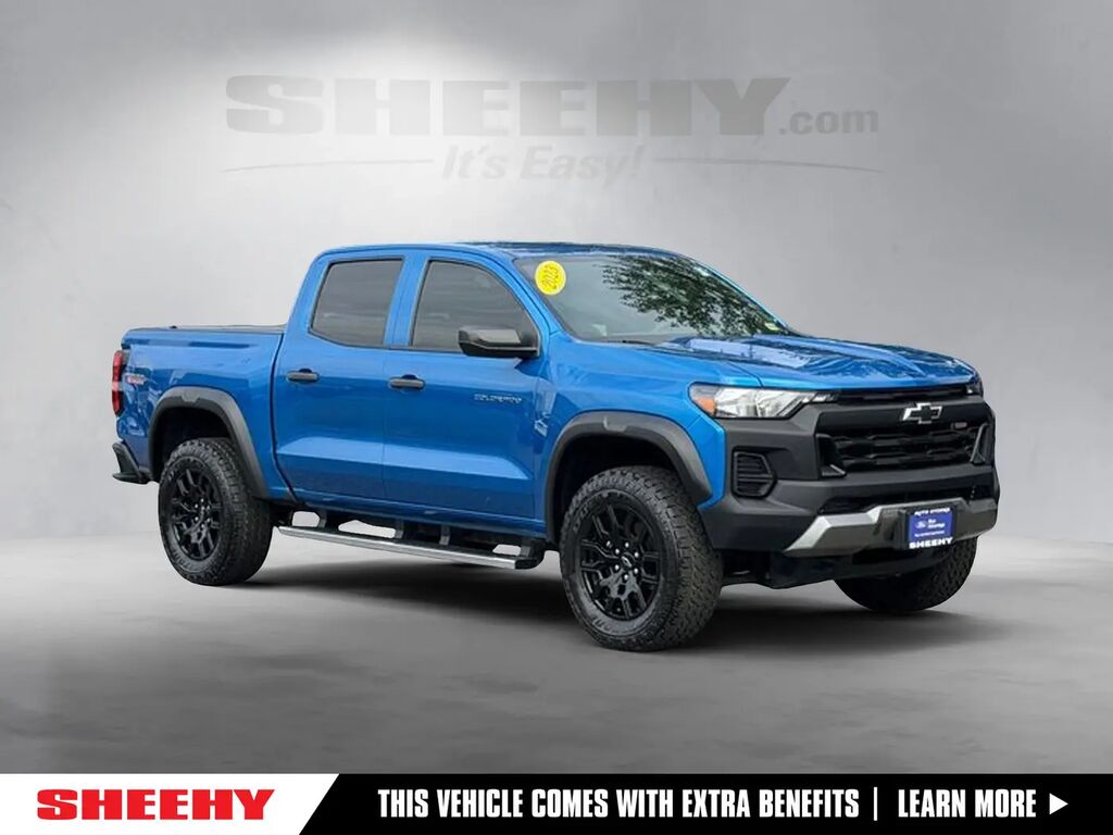 2023 Chevrolet Colorado Trail Boss — photo 1 of 13