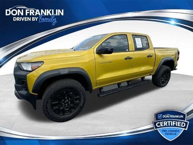 2023 Chevrolet Colorado Trail Boss — photo 1 of 13