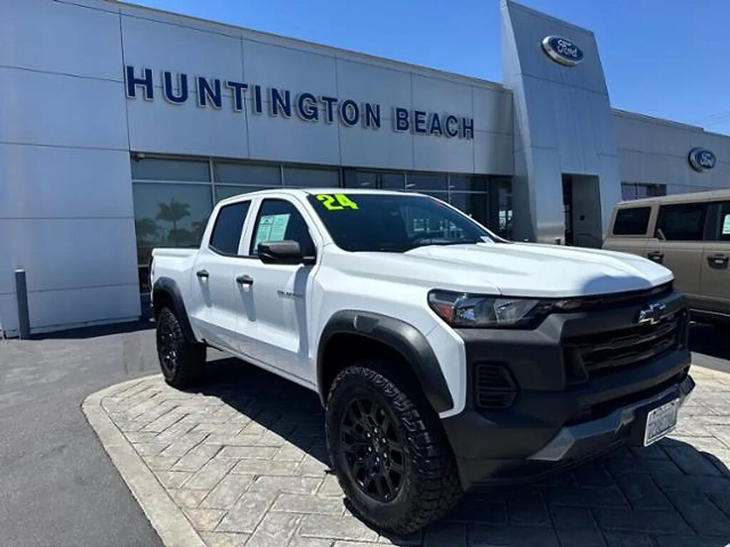 2024 Chevrolet Colorado Trail Boss — photo 1 of 26