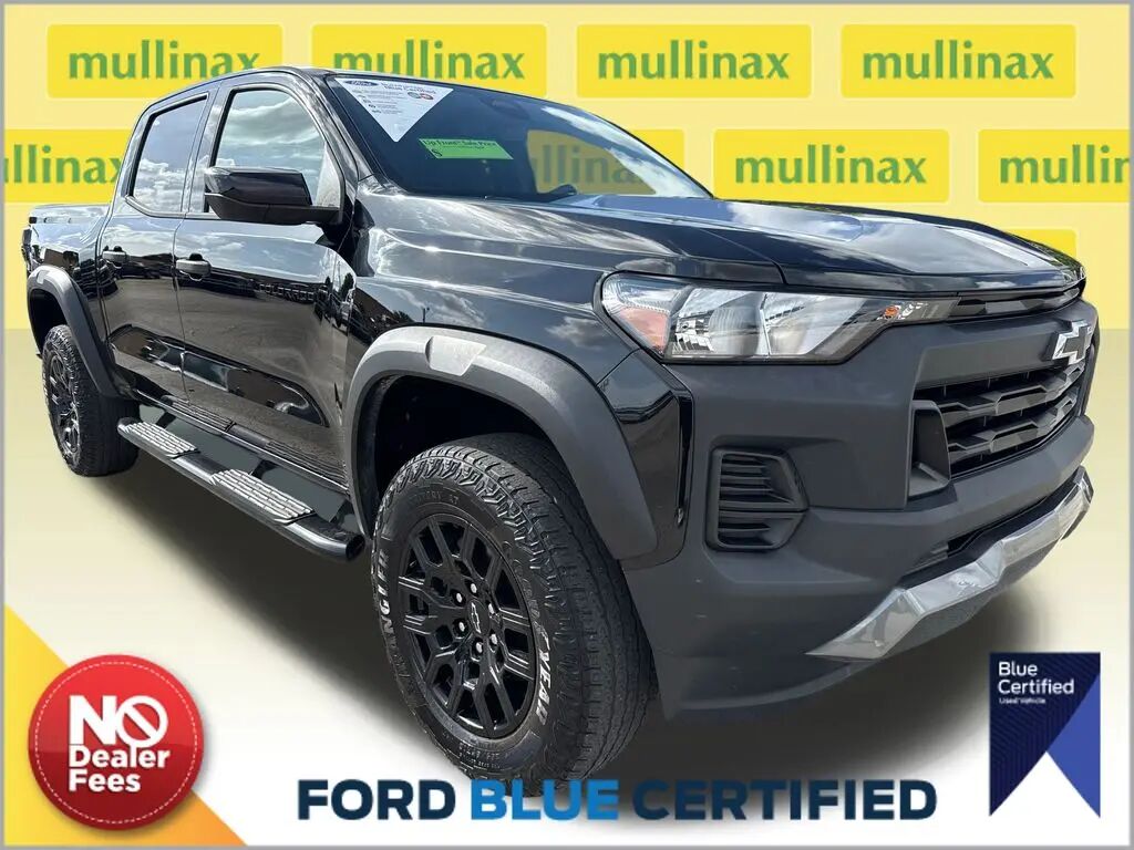 2023 Chevrolet Colorado Trail Boss — photo 1 of 18
