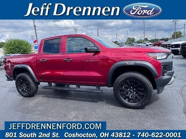 2024 Chevrolet Colorado Trail Boss — photo 1 of 13