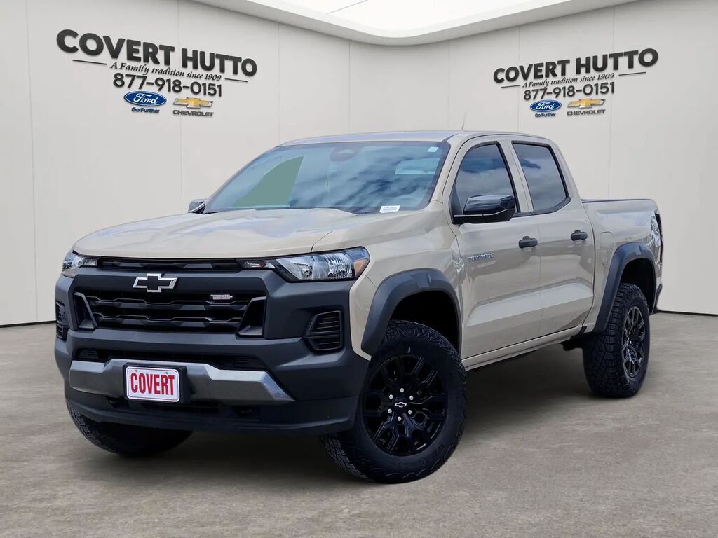 2023 Chevrolet Colorado Trail Boss — photo 1 of 14