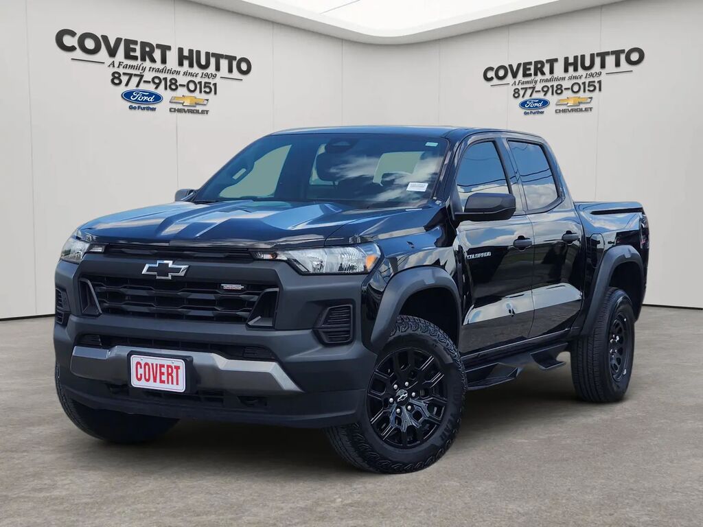 2024 Chevrolet Colorado Trail Boss — photo 1 of 13