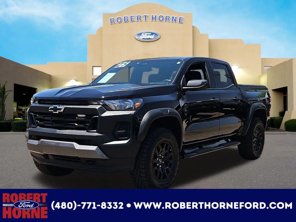 2025 Chevrolet Colorado Trail Boss — photo 1 of 13