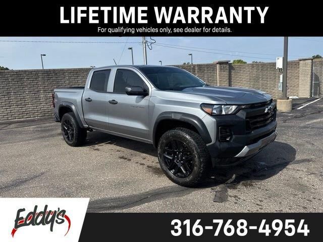 2025 Chevrolet Colorado Trail Boss — photo 1 of 8
