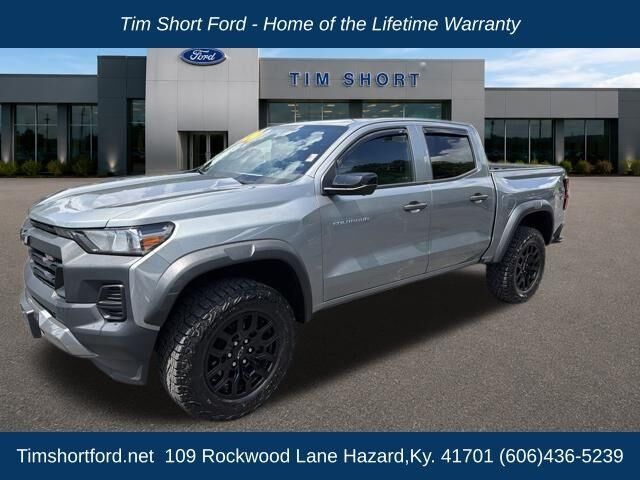 2024 Chevrolet Colorado Trail Boss — photo 1 of 32