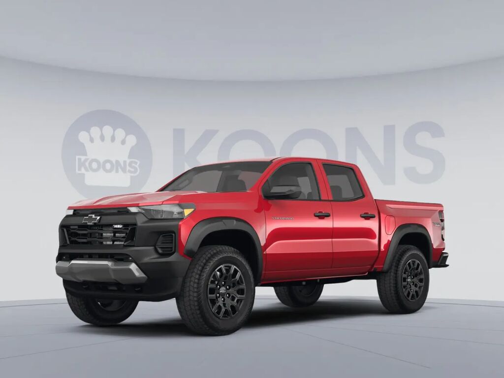 2024 Chevrolet Colorado Trail Boss — photo 1 of 15