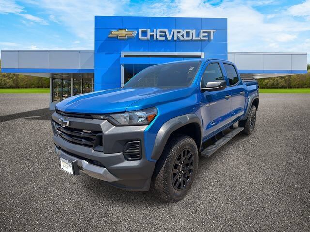 2023 Chevrolet Colorado 4WD Trail Boss — photo 1 of 13