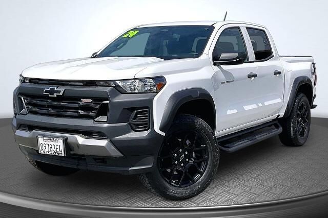 2024 Chevrolet Colorado Trail Boss — photo 1 of 13
