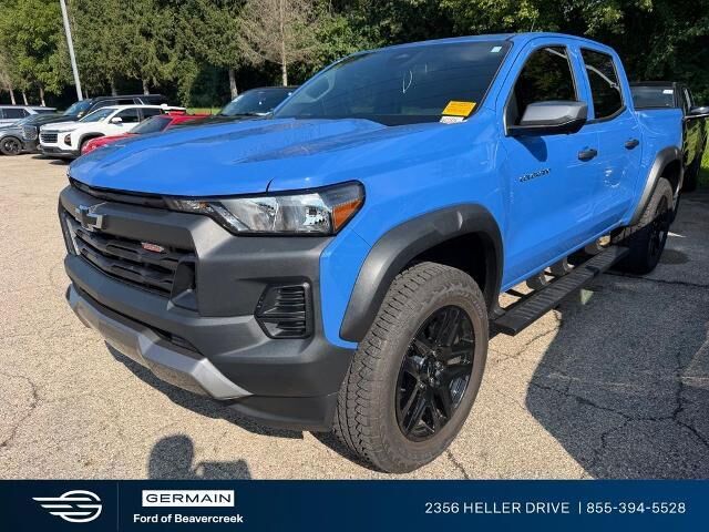 2025 Chevrolet Colorado Trail Boss — photo 1 of 12