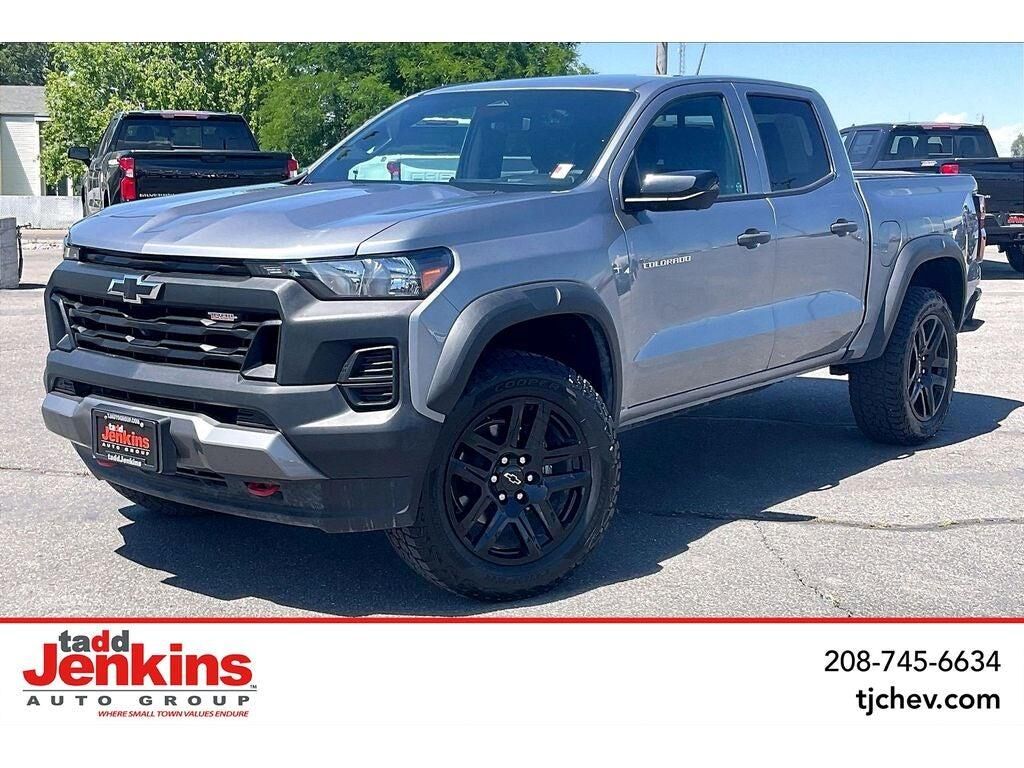 2023 Chevrolet Colorado Trail Boss — photo 1 of 3