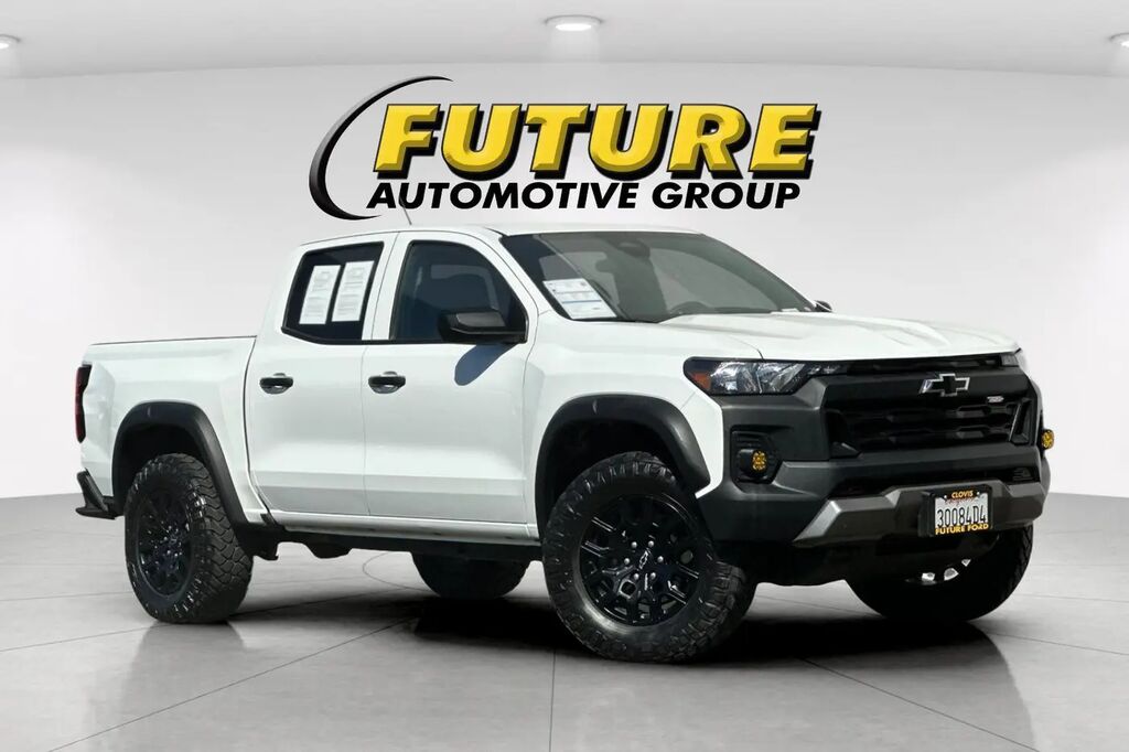 2024 Chevrolet Colorado Trail Boss — photo 1 of 13