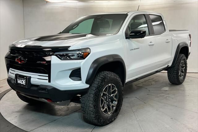 2024 Chevrolet Colorado ZR2 — photo 1 of 13