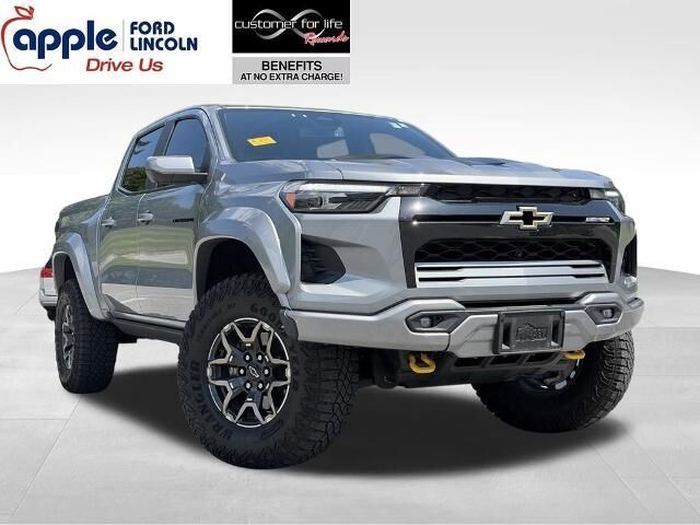 2024 Chevrolet Colorado ZR2 — photo 1 of 26