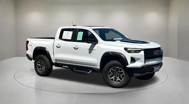 2025 Chevrolet Colorado ZR2 — photo 1 of 14