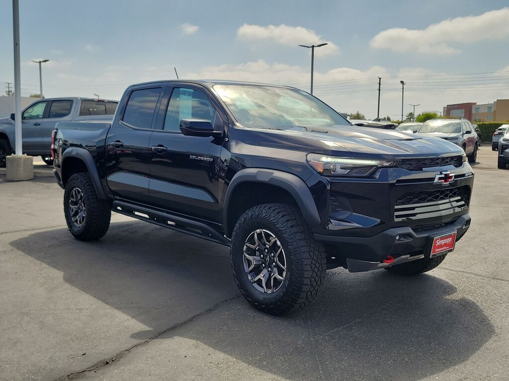 2025 Chevrolet Colorado ZR2 — photo 1 of 7