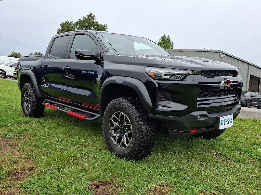 2024 Chevrolet Colorado ZR2 — photo 1 of 13