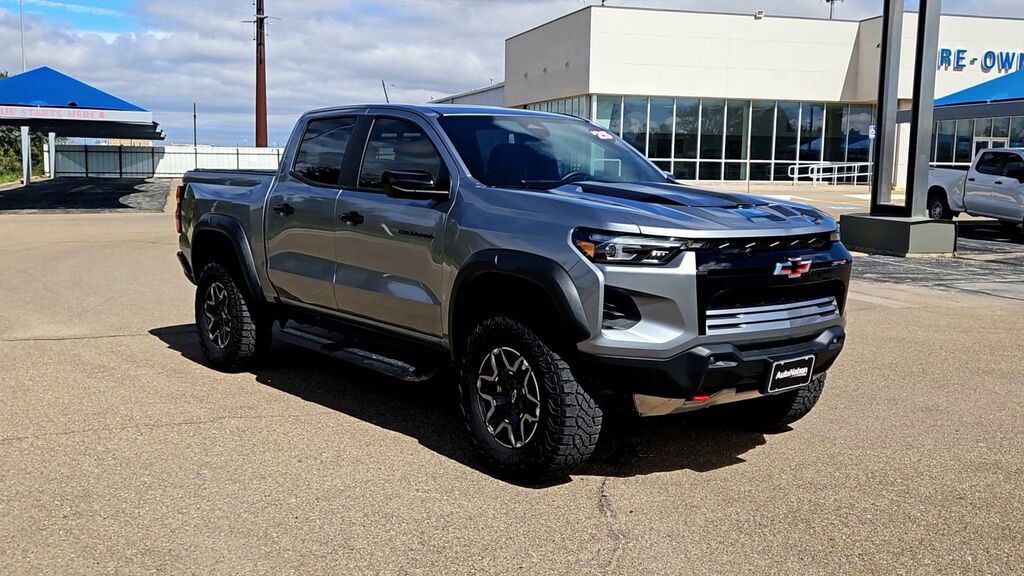 2025 Chevrolet Colorado ZR2 — photo 1 of 7