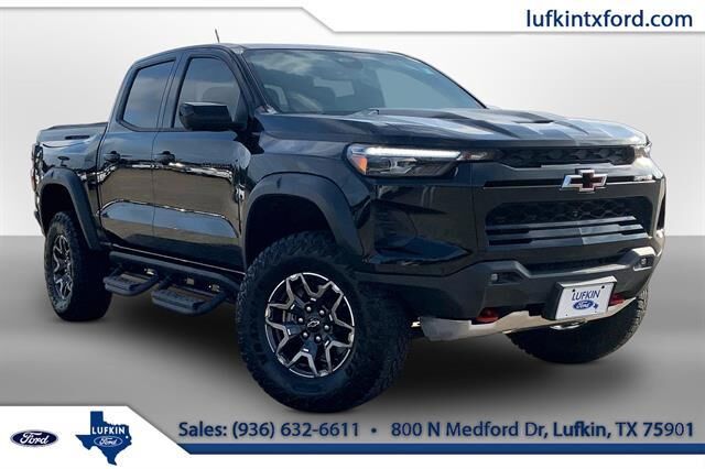 2023 Chevrolet Colorado ZR2 — photo 1 of 13