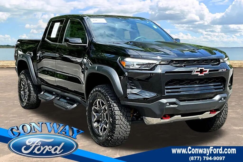 2025 Chevrolet Colorado ZR2 — photo 1 of 12