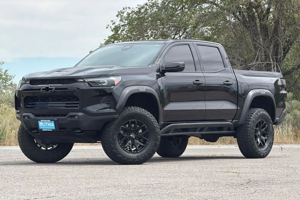 2023 Chevrolet Colorado ZR2 — photo 1 of 26