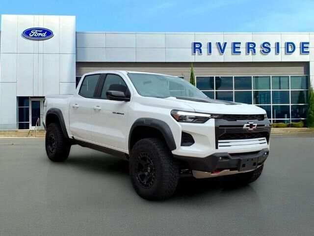 2024 Chevrolet Colorado ZR2 — photo 1 of 13