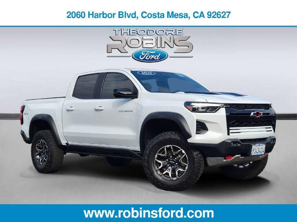 2025 Chevrolet Colorado ZR2 — photo 1 of 1