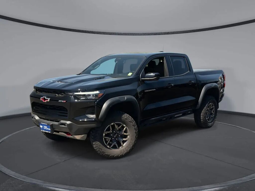 2025 Chevrolet Colorado ZR2 — photo 1 of 13