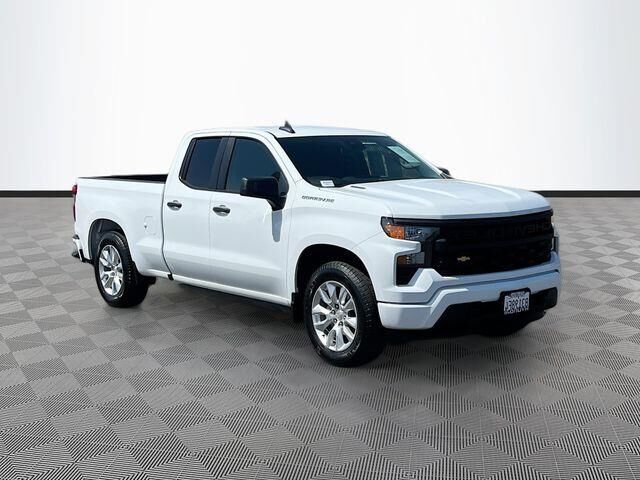 2025 Chevrolet Silverado 1500 Custom — photo 1 of 17