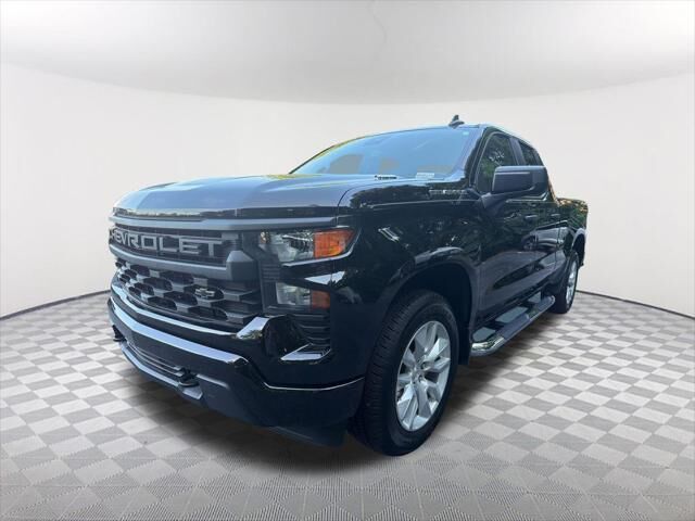 2025 Chevrolet Silverado 1500 Custom — photo 1 of 20