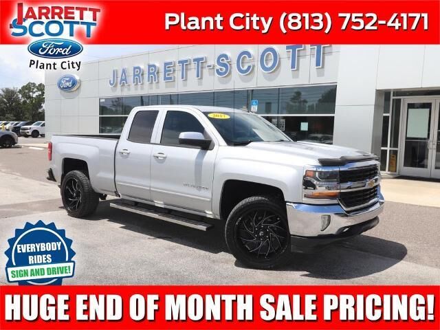 2017 Chevrolet Silverado 1500 LT — photo 1 of 13