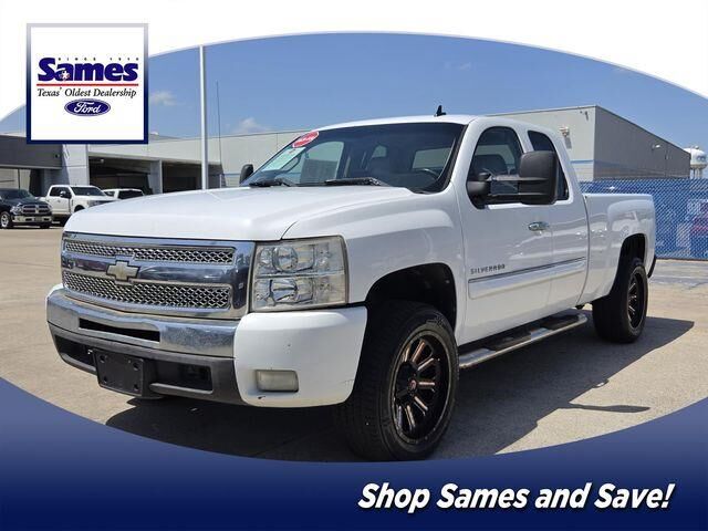 2011 Chevrolet Silverado 1500 LT — photo 1 of 22